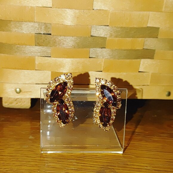 Cognac Amber Rhinestones Gold Tone Clip On Earrings Vintage Small Crystal Accent - Picture 7 of 8